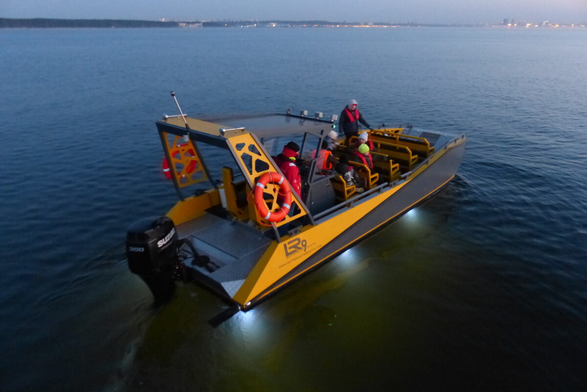 Tour boat