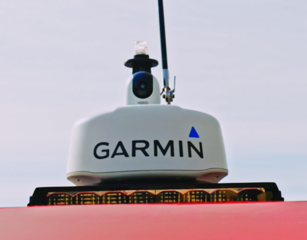 Larsen 38 PRO HDPE workboat starboard render