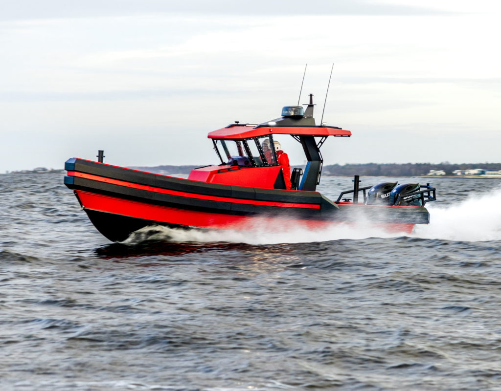 Larsen 30 PRO HDPE SAR workboat bow render