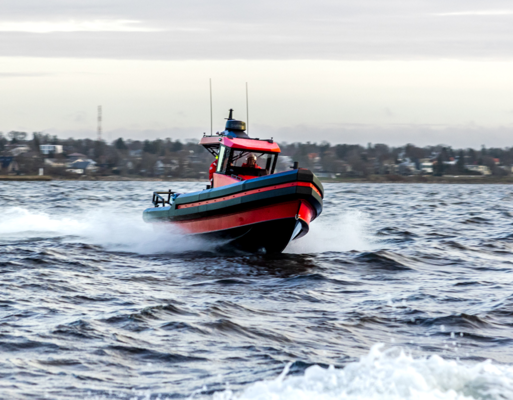 Larsen 30 PRO HDPE open-top search and rescue boat render